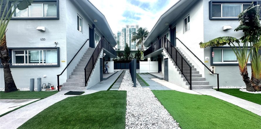 Villa ou maison à Miami Beach, Floride 2 chambres, 391.4 m2 № 1738618