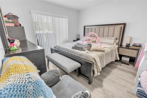 Condo in Hialeah, Florida, 2 bedrooms  № 1713765 - photo 21