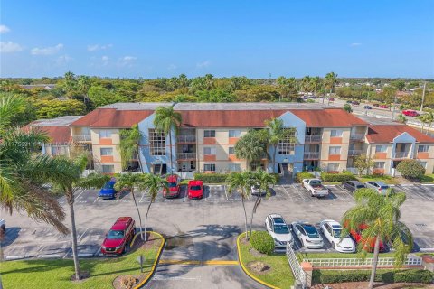 Condo in Hialeah, Florida, 2 bedrooms  № 1713765 - photo 6