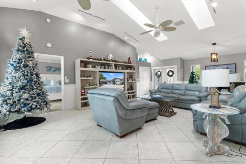 Casa en venta en Homosassa, Florida, 3 dormitorios, 206.15 m2 № 1562382 - foto 12