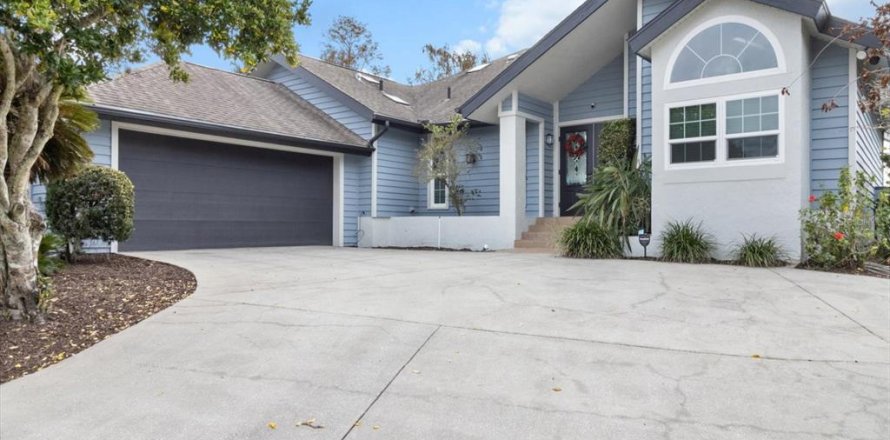 Casa en Homosassa, Florida 3 dormitorios, 206.15 m2 № 1562382