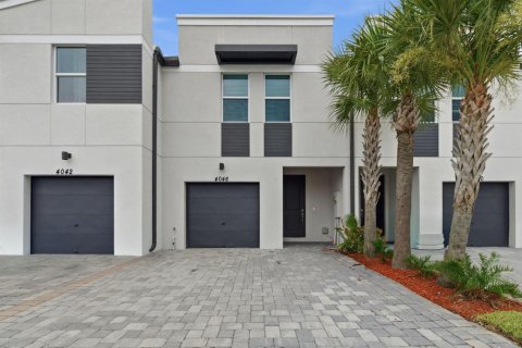 Touwnhouse à Palm Springs, Floride 3 chambres, 141.68 m2 № 2181733