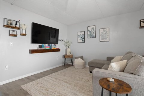 Copropriété à louer à Casselberry, Floride: 1 chambre, 72.56 m2 № 2148944 - photo 2