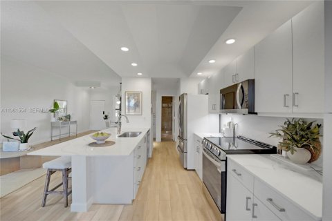 Купить кондоминиум в Бока-Ратон, Флорида 2 спальни, 122.91м2, № 2024329 - фото 23