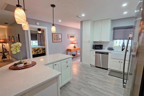 Villa ou maison à vendre à Sarasota, Floride: 2 chambres, 137.5 m2 № 2285447 - photo 10