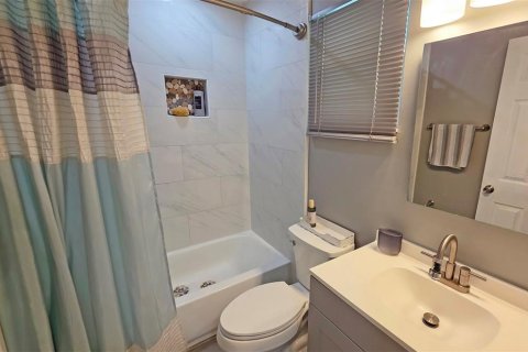 Villa ou maison à vendre à Sarasota, Floride: 2 chambres, 137.5 m2 № 2285447 - photo 29