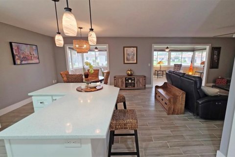 Villa ou maison à vendre à Sarasota, Floride: 2 chambres, 137.5 m2 № 2285447 - photo 11