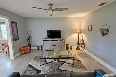 Villa ou maison à vendre à Sarasota, Floride: 2 chambres, 137.5 m2 № 2285447 - photo 13