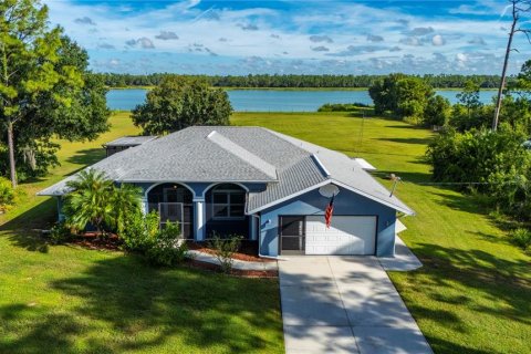 Villa ou maison à vendre à North Port, Floride: 3 chambres, 175.68 m2 № 2416774 - photo 2