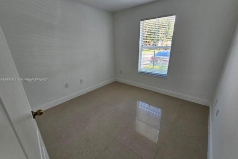 Adosado en venta en Miramar, Florida, 3 dormitorios, 117.99 m2 № 1942485 - foto 5