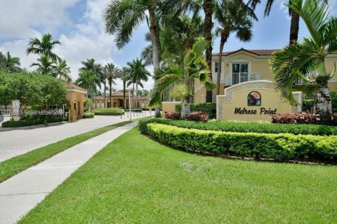 Adosado en venta en Miramar, Florida, 3 dormitorios, 117.99 m2 № 1942485 - foto 1