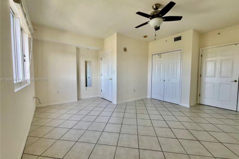 Copropriété à vendre à Miami, Floride: 2 chambres, 85.19 m2 № 1825736 - photo 19