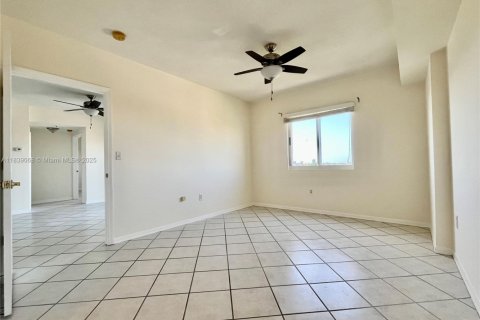 Copropriété à vendre à Miami, Floride: 2 chambres, 85.19 m2 № 1825736 - photo 12