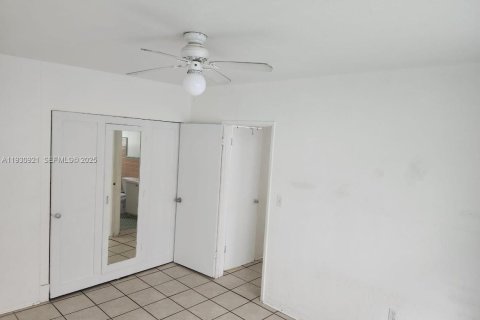 Appartement à louer à Miami Beach, Floride: 1 chambre, 83.61 m2 № 1989821 - photo 4