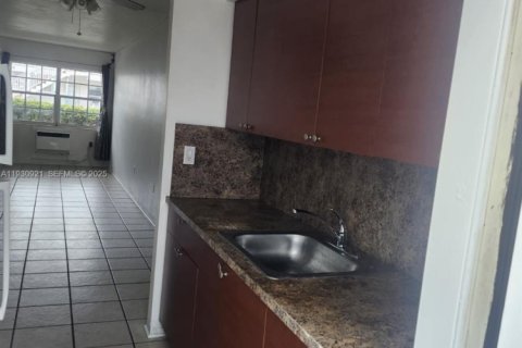 Appartement à louer à Miami Beach, Floride: 1 chambre, 83.61 m2 № 1989821 - photo 5