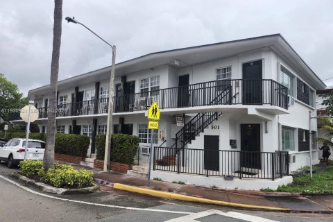 Appartement à louer à Miami Beach, Floride: 1 chambre, 83.61 m2 № 1989821 - photo 1
