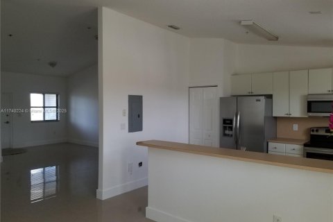 Condo in Cutler Bay, Florida, 3 bedrooms  № 1978822 - photo 3