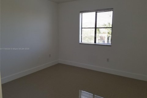 Condo in Cutler Bay, Florida, 3 bedrooms  № 1978822 - photo 7