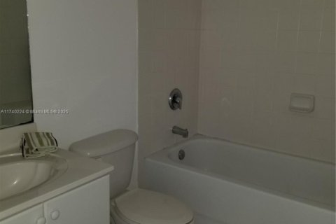 Condo in Cutler Bay, Florida, 3 bedrooms  № 1978822 - photo 8