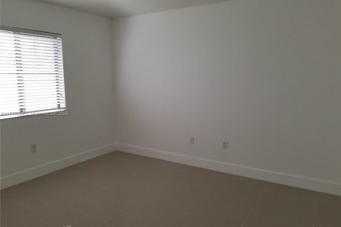 Condo in Cutler Bay, Florida, 3 bedrooms  № 1978822 - photo 9