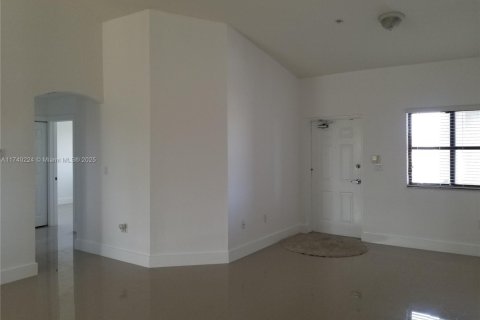 Condo in Cutler Bay, Florida, 3 bedrooms  № 1978822 - photo 5