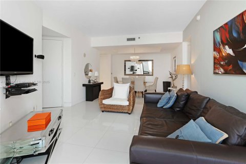 Condominio en alquiler en Sunny Isles Beach, Florida, 2 dormitorios, 133.31 m2 № 1926822 - foto 13