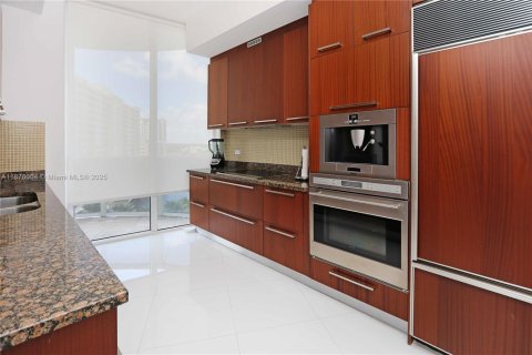 Condominio en alquiler en Sunny Isles Beach, Florida, 2 dormitorios, 133.31 m2 № 1926822 - foto 14