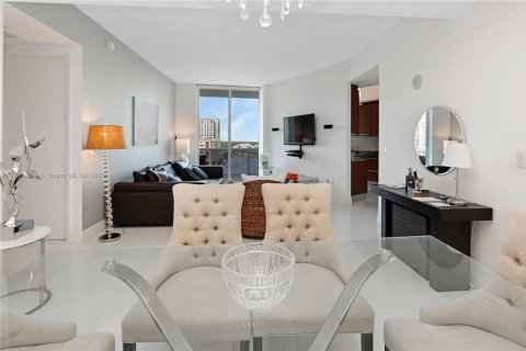 Condominio en alquiler en Sunny Isles Beach, Florida, 2 dormitorios, 133.31 m2 № 1926822 - foto 5