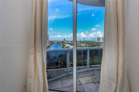 Condominio en alquiler en Sunny Isles Beach, Florida, 2 dormitorios, 133.31 m2 № 1926822 - foto 21