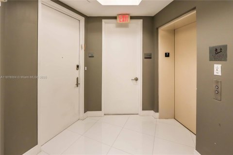 Condominio en alquiler en Sunny Isles Beach, Florida, 2 dormitorios, 133.31 m2 № 1926822 - foto 2