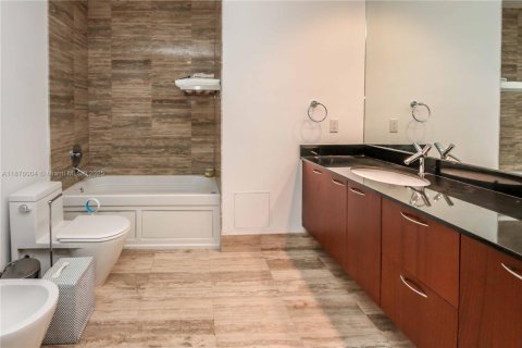 Condominio en alquiler en Sunny Isles Beach, Florida, 2 dormitorios, 133.31 m2 № 1926822 - foto 24