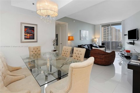 Condominio en alquiler en Sunny Isles Beach, Florida, 2 dormitorios, 133.31 m2 № 1926822 - foto 4