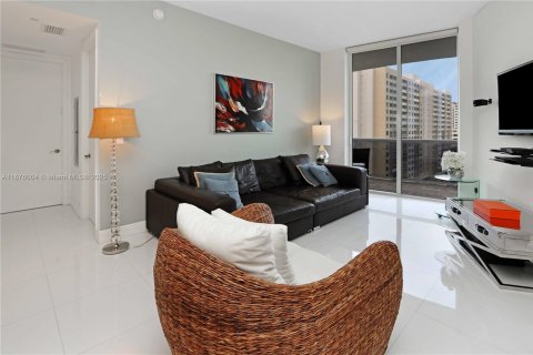 Condominio en alquiler en Sunny Isles Beach, Florida, 2 dormitorios, 133.31 m2 № 1926822 - foto 9