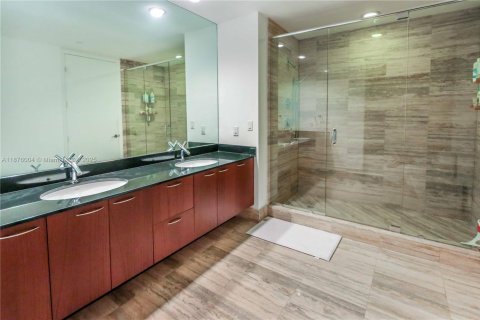 Condominio en alquiler en Sunny Isles Beach, Florida, 2 dormitorios, 133.31 m2 № 1926822 - foto 26