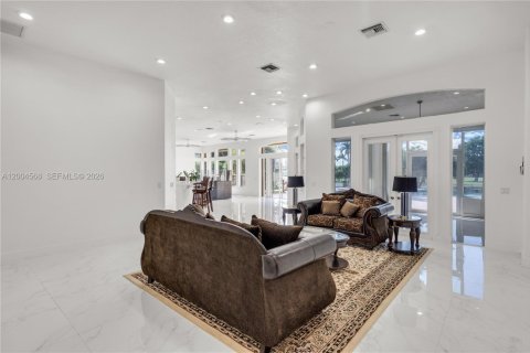 Casa en alquiler en Davie, Florida, 7 dormitorios, 438.31 m2 № 2069973 - foto 11