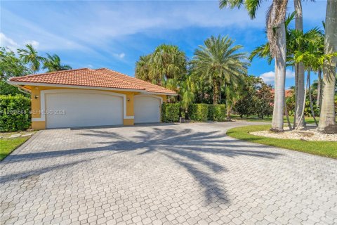 Casa en alquiler en Davie, Florida, 7 dormitorios, 438.31 m2 № 2069973 - foto 8