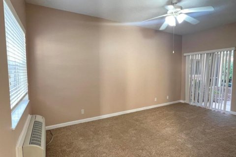 Commercial property in Port St. Lucie, Florida 4 rooms, 37.16 sq.m. № 2086917 - photo 18