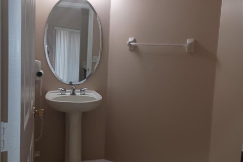 Commercial property in Port St. Lucie, Florida 4 rooms, 37.16 sq.m. № 2086917 - photo 10