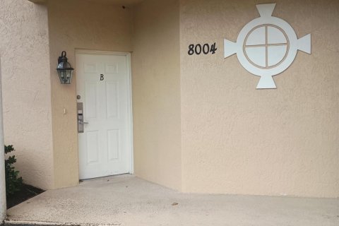 Commercial property in Port St. Lucie, Florida 4 rooms, 37.16 sq.m. № 2086917 - photo 2