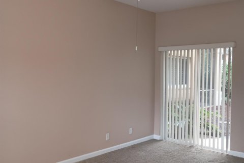 Commercial property in Port St. Lucie, Florida 4 rooms, 37.16 sq.m. № 2086917 - photo 7