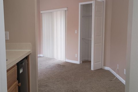 Commercial property in Port St. Lucie, Florida 4 rooms, 37.16 sq.m. № 2086917 - photo 14