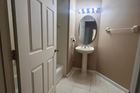 Commercial property in Port St. Lucie, Florida 4 rooms, 37.16 sq.m. № 2086917 - photo 20