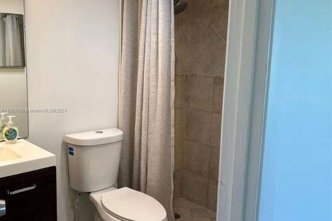 Condo in Lauderhill, Florida, 2 bedrooms  № 1960310 - photo 10