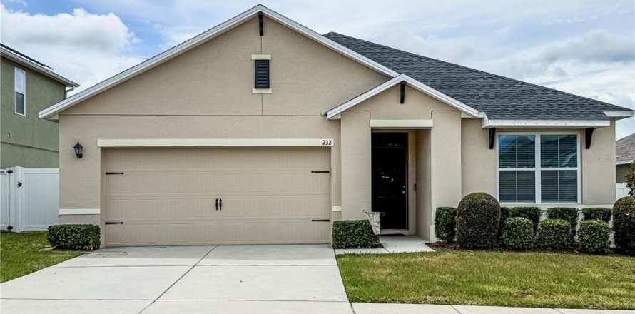 House in Davenport, Florida 3 bedrooms, 160.26 sq.m. № 1917846