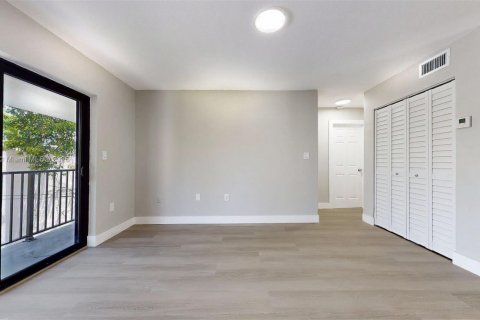 Casa en alquiler en Miami, Florida, 2 dormitorios, 78.97 m2 № 1926053 - foto 7