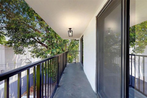 Casa en alquiler en Miami, Florida, 2 dormitorios, 78.97 m2 № 1926053 - foto 22