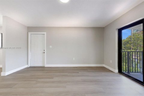 Casa en alquiler en Miami, Florida, 2 dormitorios, 78.97 m2 № 1926053 - foto 10