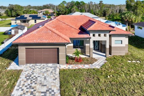 House in Fort Myers, Florida 4 bedrooms, 185.06 sq.m. № 1727691 - photo 7