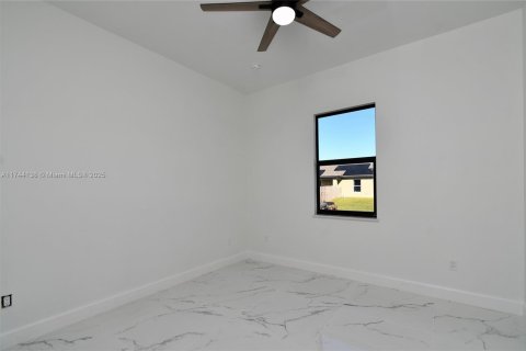 House in Fort Myers, Florida 4 bedrooms, 185.06 sq.m. № 1727691 - photo 23