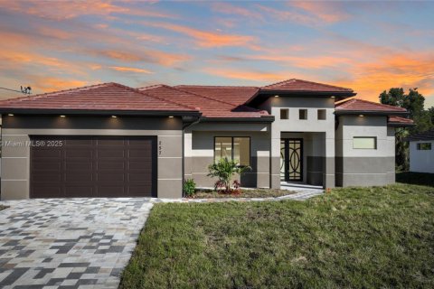 House in Fort Myers, Florida 4 bedrooms, 185.06 sq.m. № 1727691 - photo 4